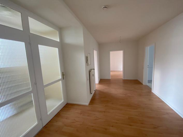 Charmante, möblierte 3 - Zimmer - Wohnung im zweiten Obergeschoss